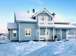 Private relaxed home close to Santa Claus Holiday Village